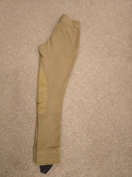 Jazdecke nohavice, 128