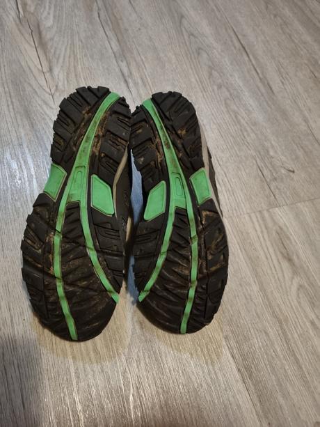 Turisticke topanky, 37