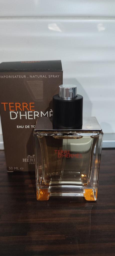 Parfém hermés,