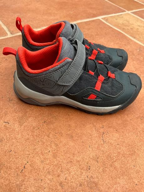 Turisticke topanky quechua, quechua,33