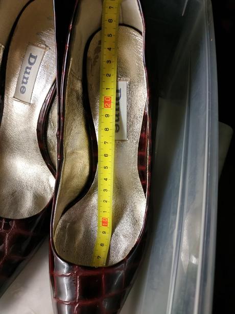 Topánky s kabelkou, 38