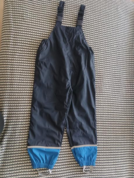 Nohavice do dažďa, 116