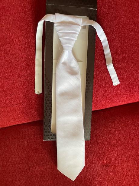 Svadobná kravata, 