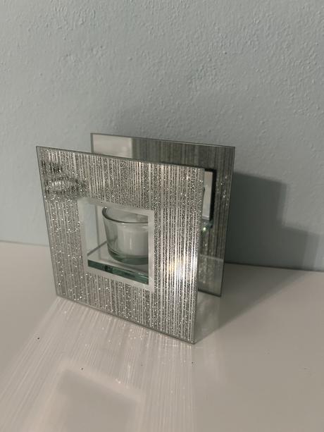 Zrkadlovostrieborný svietnik s led sviečkou, 