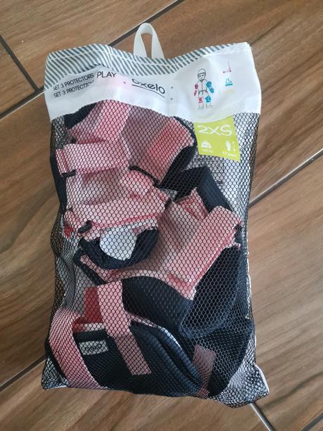 Cena spolu korčule 29-32 a chrániče 2xs, 30