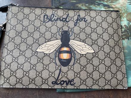 Original gg supreme  blind for love wristlet pouch, gucci