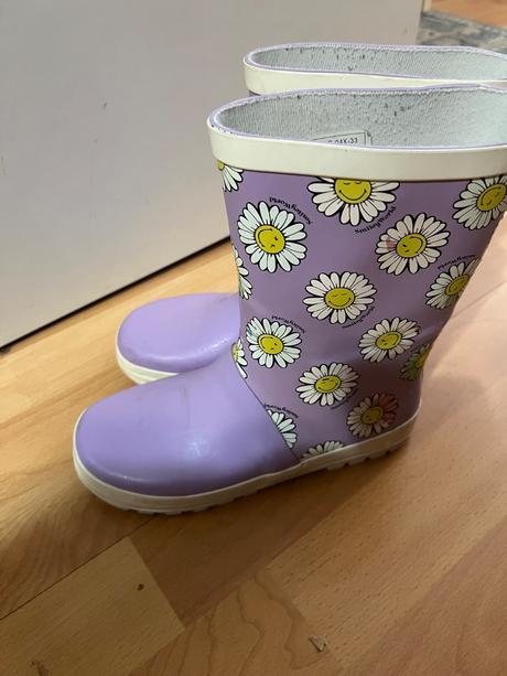 Dievcenske gumaky 33, reserved,33