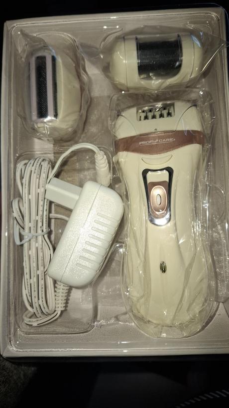 Dámsky holiaci strojček,