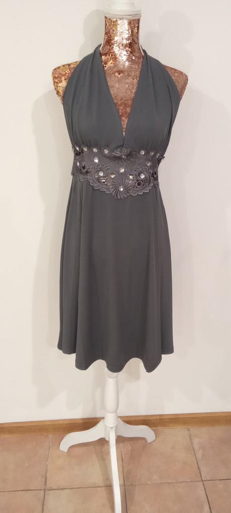 Krásne šaty s krajkou, m