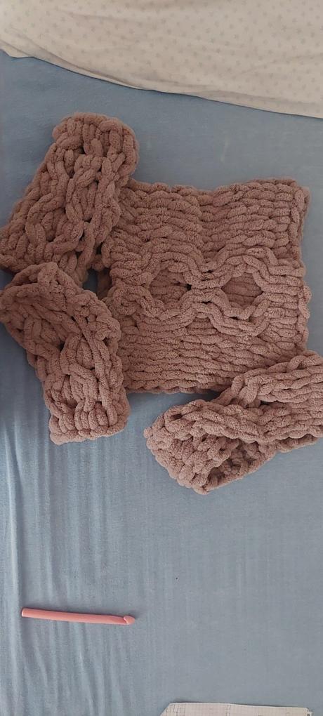 Nakrčník, palčiaky, čelenka, 