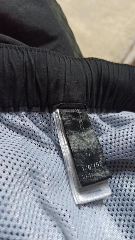 Šortky na kúpanie, chapter young,146