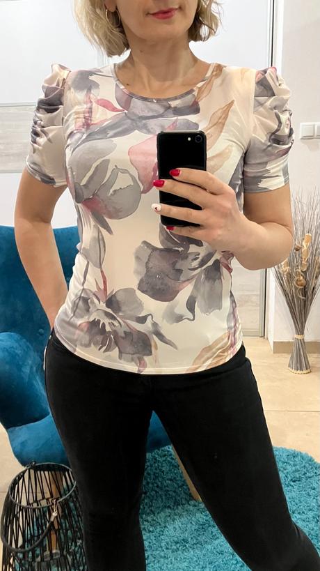 Vzorovaný top s krátkym nariaseným rukávom, m / s