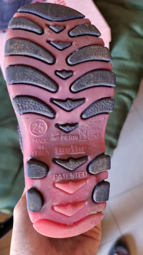 Snehule svietia vel.25, lupilu,25