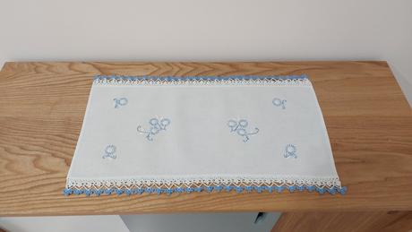 Veľkonočná dekorácia s vyšívaným obrúskom 3, 