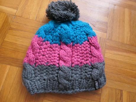 13 ks rozne kvalitne,krasne damske/detske ciapky, desigual,m