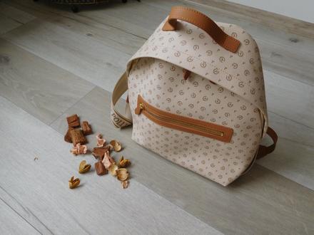 Ruksačik dámsky ecco koža pollini nový,, 