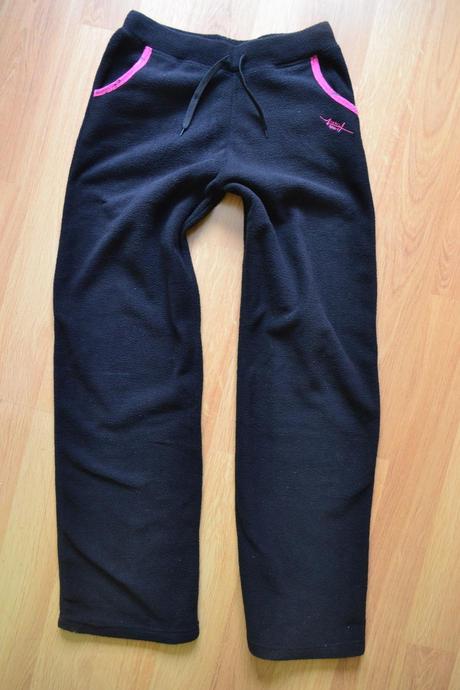 Flísové tepláky na gumu a šnúrku s/l, m