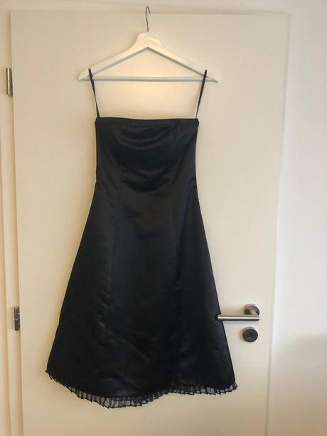 Spolocenske saty, 34