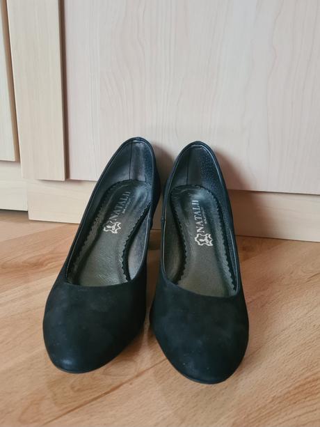 Čierne lodičky, 39