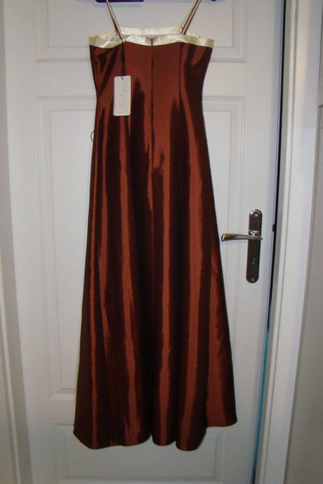 Dlhé plesové šaty, 36