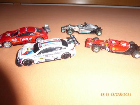 Formule a pretekárske autá, 2e/kus, 