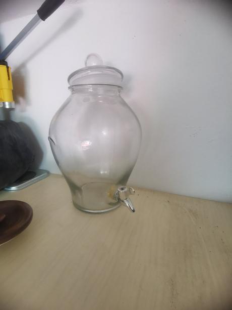 Sklenená nádoba na malinovku,