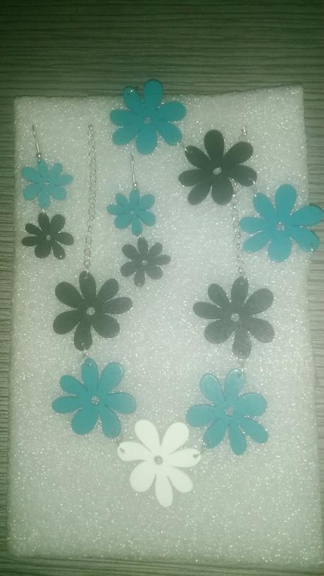 Set náhrdelník + náramok + náušnice,