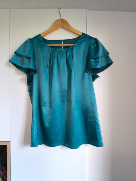 Saténový top, 42
