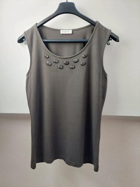 Kahki top s kamienkovou aplikáciou (veľ. 36/s), s