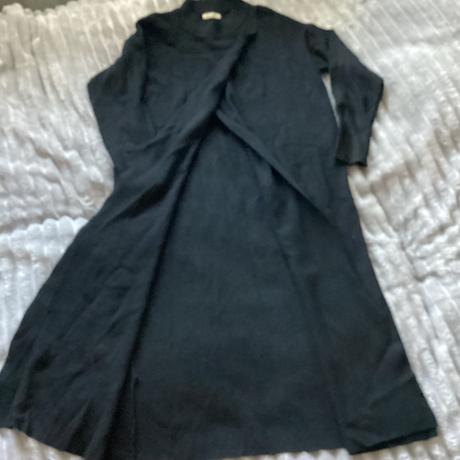 Dlhy elegantny sveter bez zapínania,