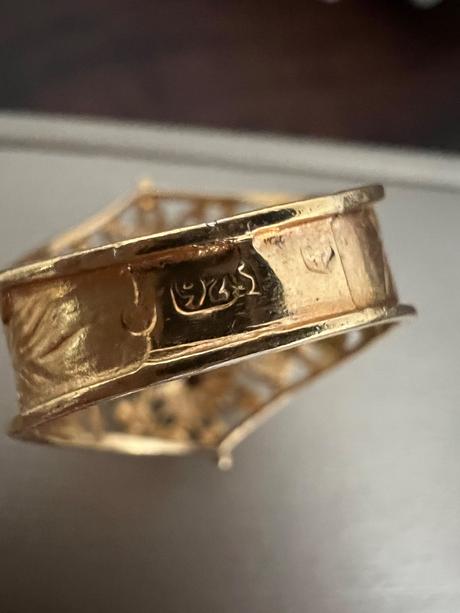 Velmi stary stieborny prsten pozlateny 18k zlatom, 