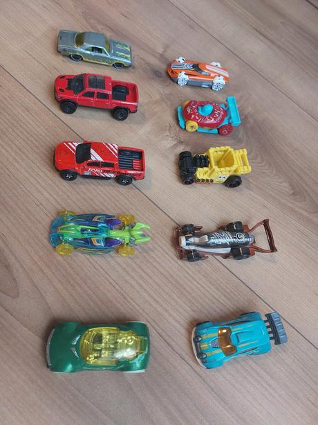 Hot wheels autíčka 3, 