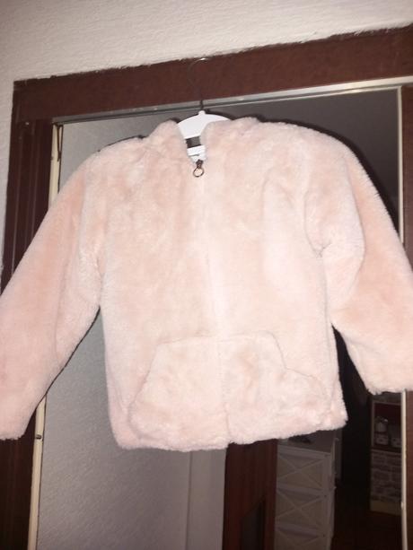 Bledoruzova hunata bunda 122, 122