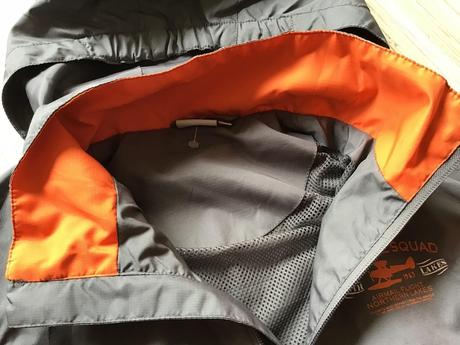 Krasna prechodná vetrovka, alive,128