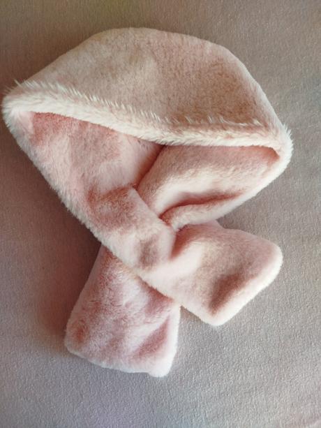 Šály, čiapky, rukavice, 116