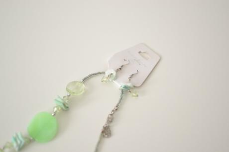 Zelený náhrdelník s náušnicami, 