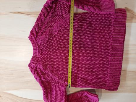 Fialový pulovrík, 92