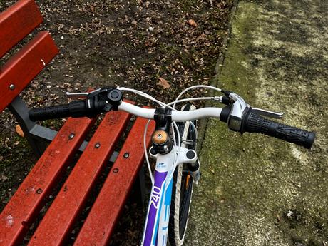 Dievčenský bicykel cube 24", 24