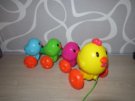 Zvukové kura s kuriatkami  na ťahanie, 