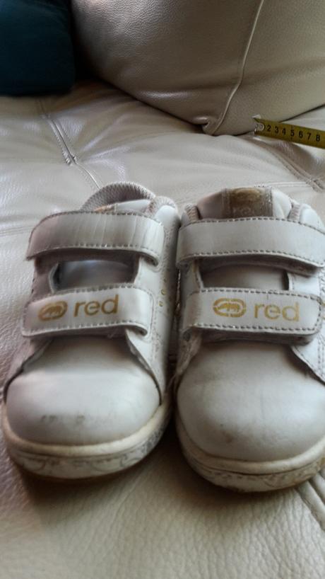 Bielozlate tenisky, 24