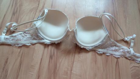 Krémová čipkovaná podprsenka - takko, takko,80c