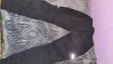 Nohavice s cierne newyorker, s