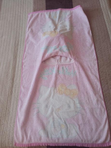 Uterákové pončo hello kitty,