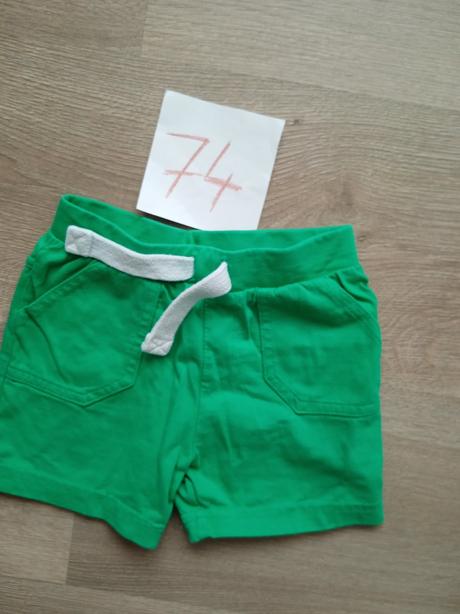 Šortky, f&f,74
