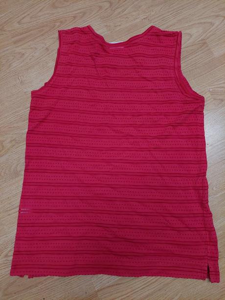 Cervene mierne priesvitne tielko, m