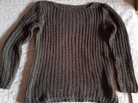 Čierny pulóver so striebornou niťou, m