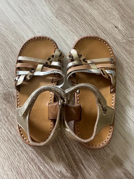 Sandálky, 27
