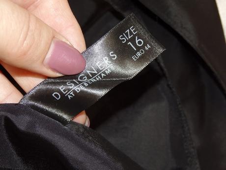 Kvalitné elegantné šaty, 44