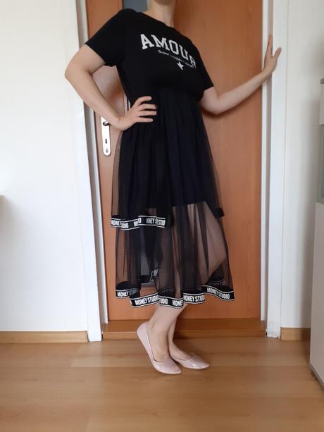 Čierne šaty, <50