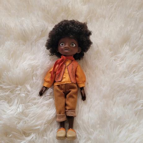 Antonio madrigal babika z encanto carovny svet, 